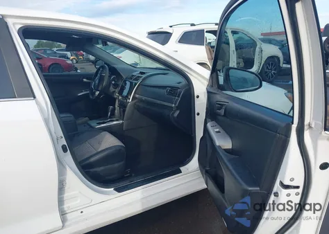 2013 Toyota Camry Se z USA, uszkodzony, nr VIN 4T1BF1FK1DU707351